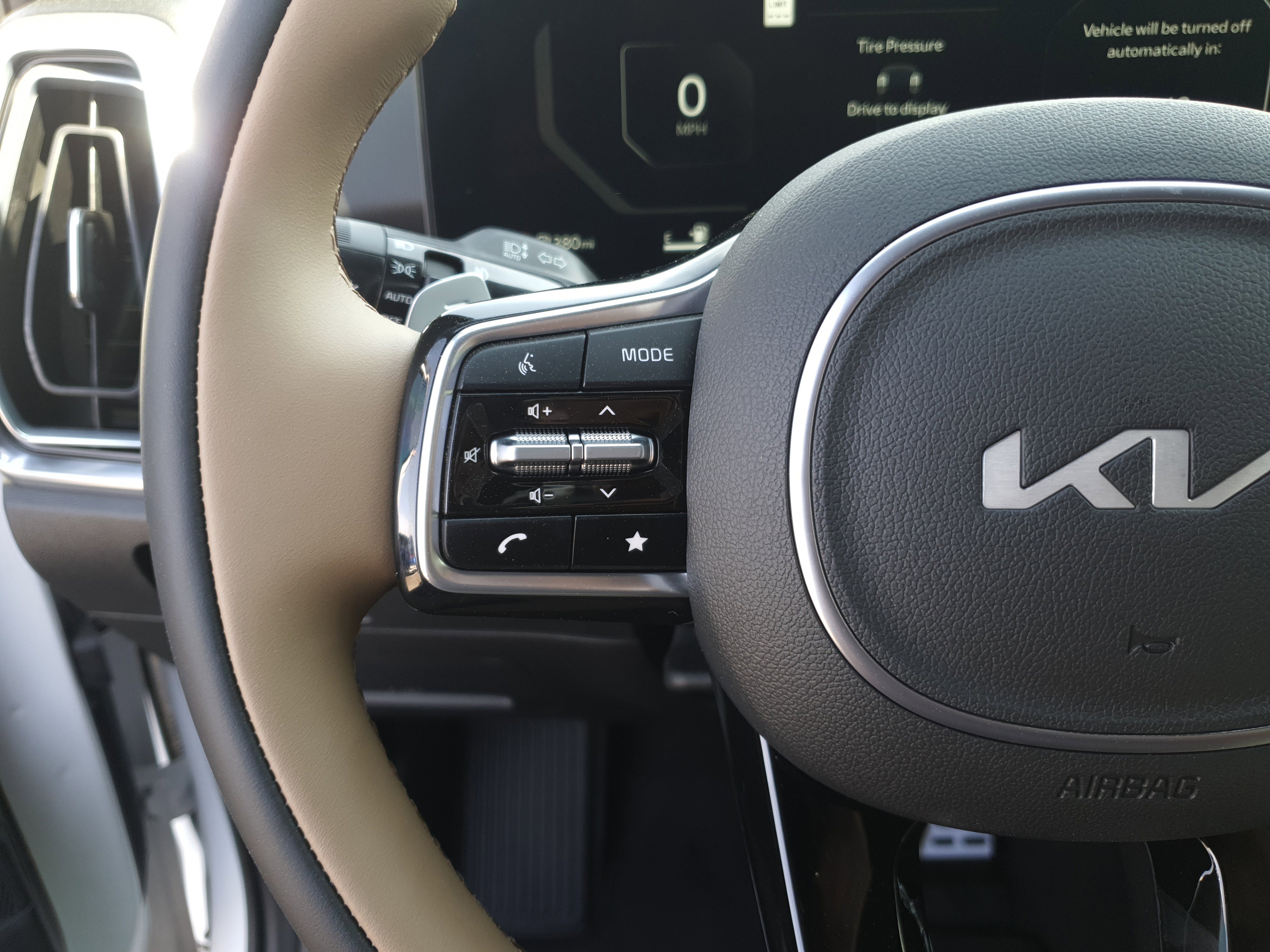 New 2025 Kia Sorento SX Prestige w/ Olive Brown Leather Package image 24