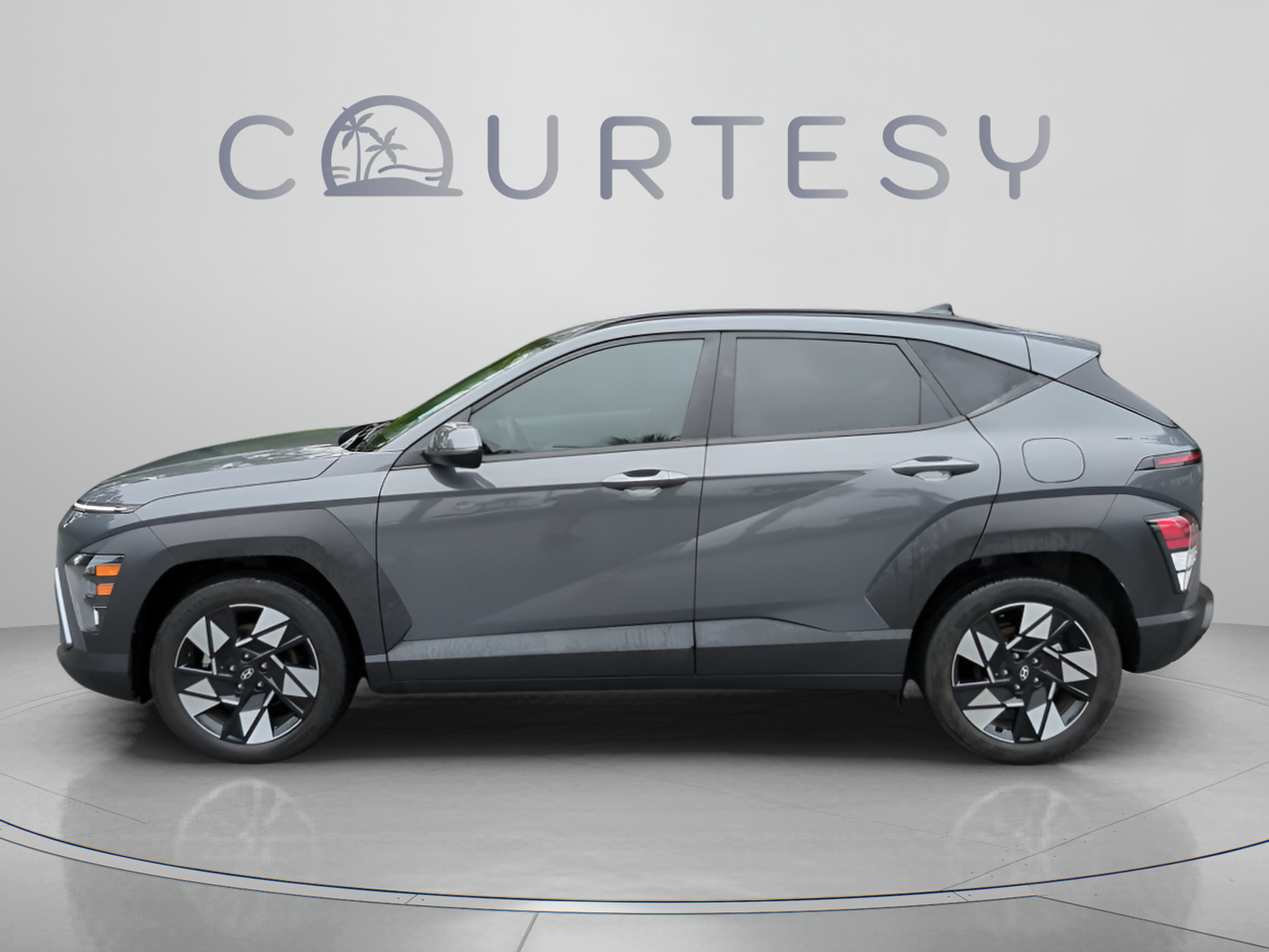 Used 2025 Hyundai Kona SEL FWD image 4