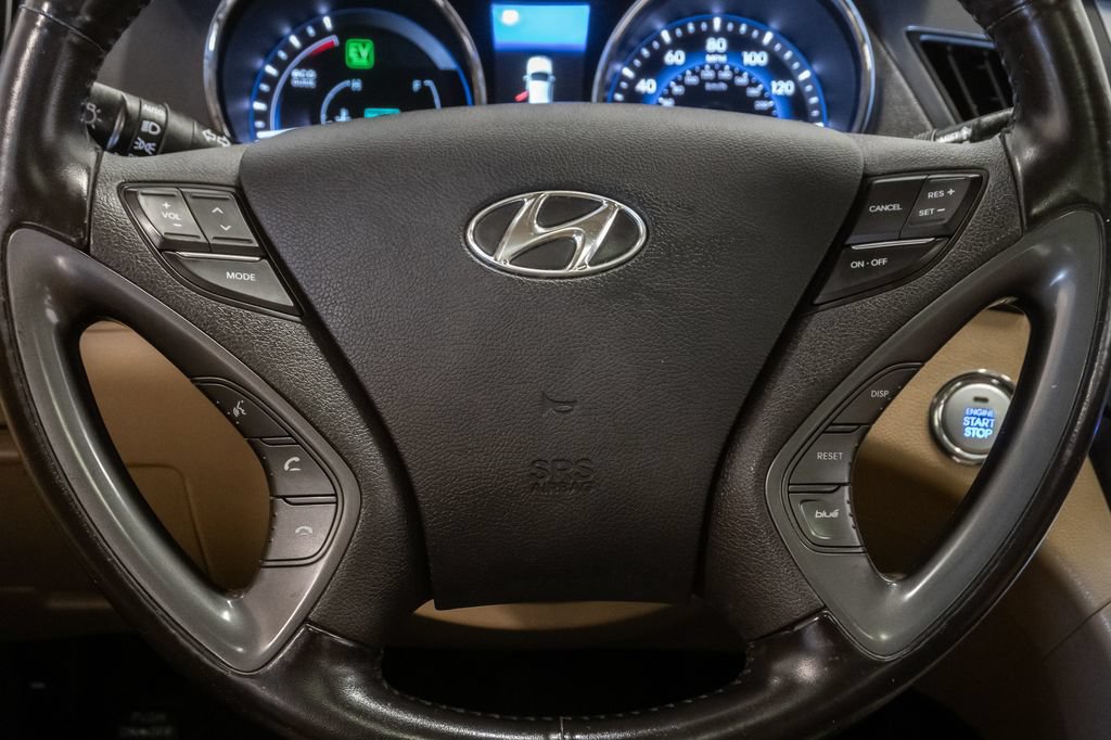 Used 2014 Hyundai Sonata Limited w/ Panoramic Sunroof Package 02 FWD image 15