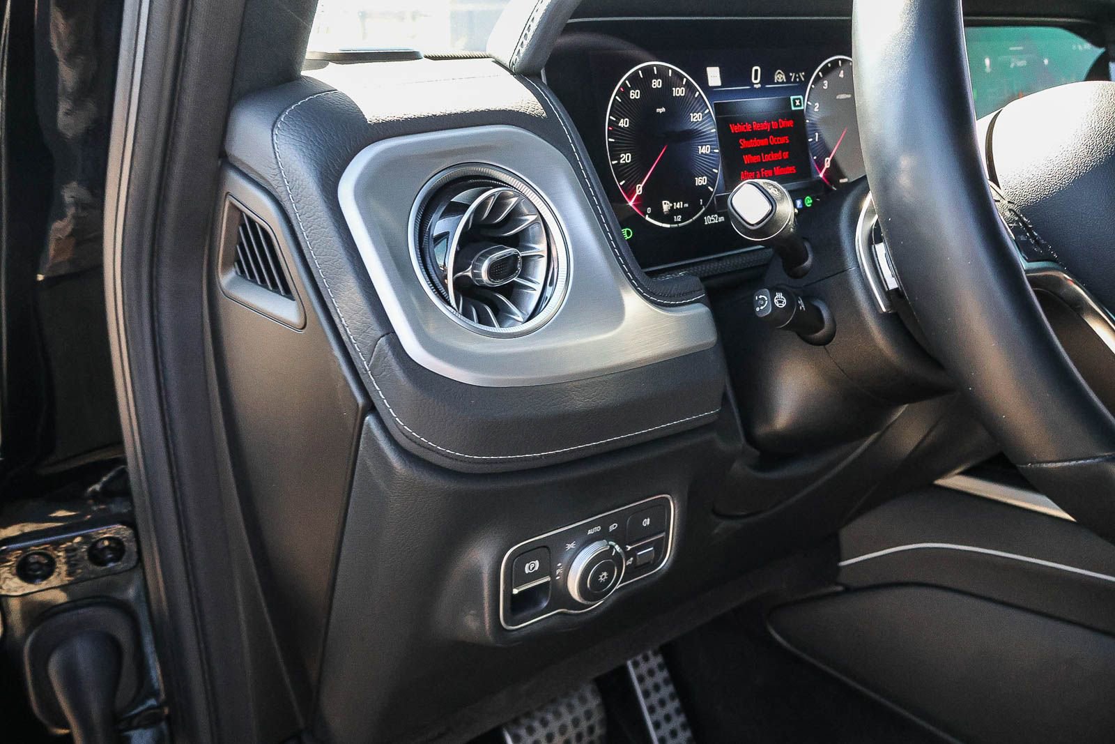 Used 2025 Mercedes-Benz G 550 image 38