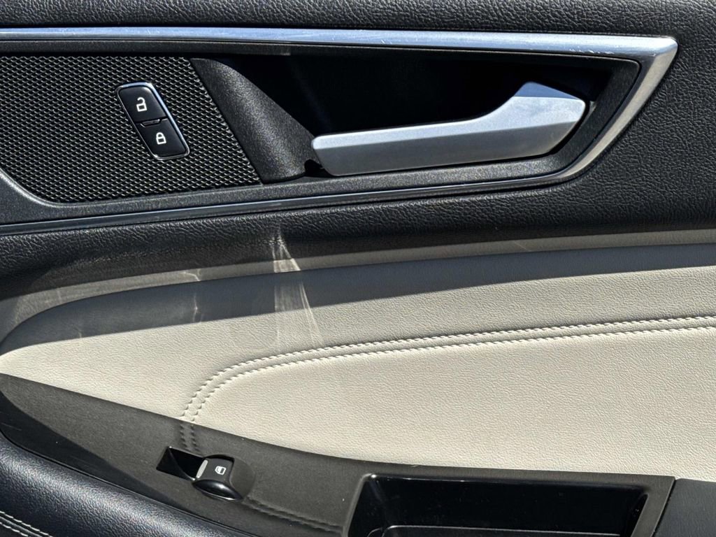 Used 2018 Ford Edge Titanium w/ Equipment Group 301A image 17