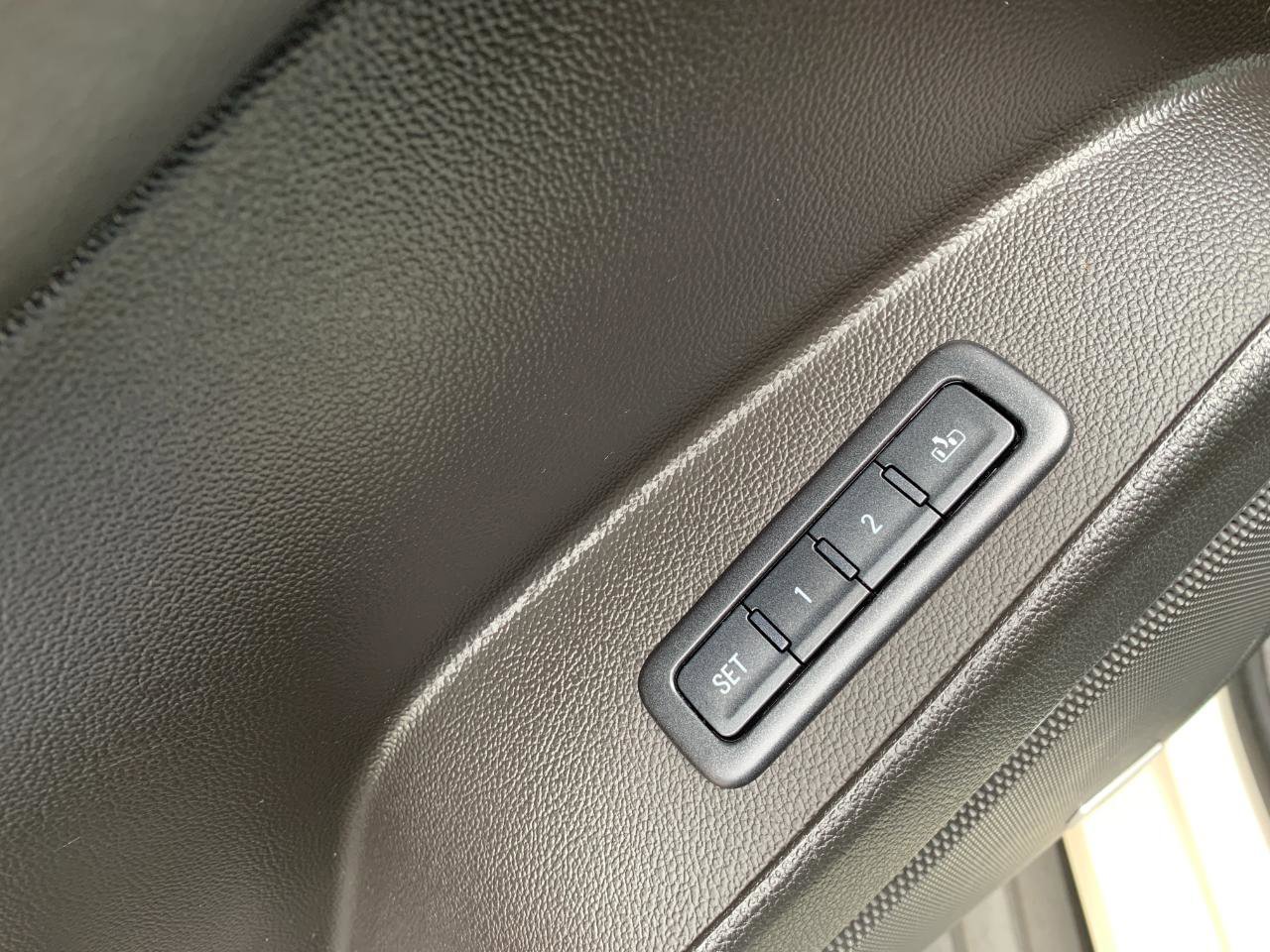 Used 2015 Chevrolet Tahoe LTZ AWD/4WD image 11