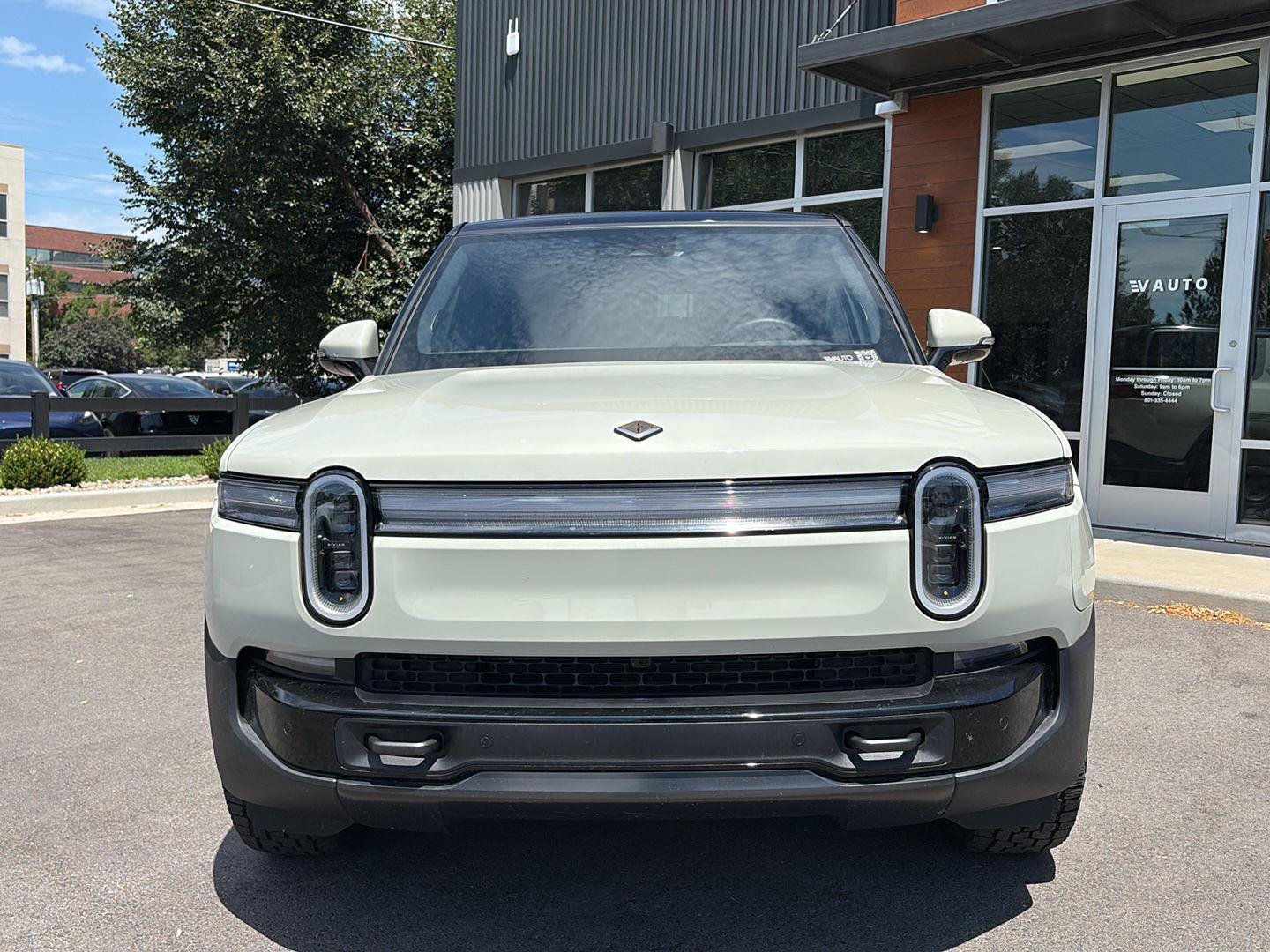 Used 2025 Rivian R1S Adventure AWD/4WD image 3