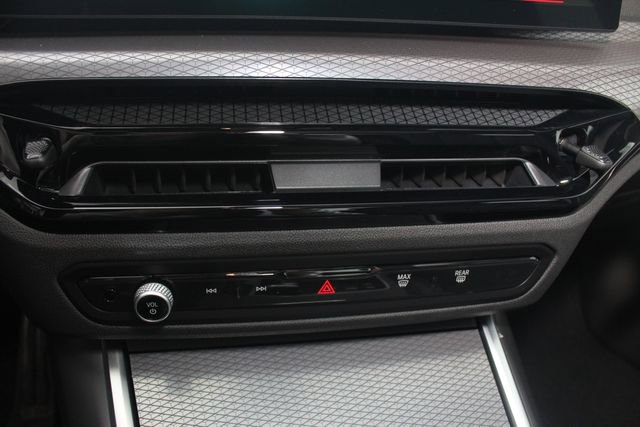 New 2026 BMW 330i xDrive 330i xDrive w/ M Sport Package image 15