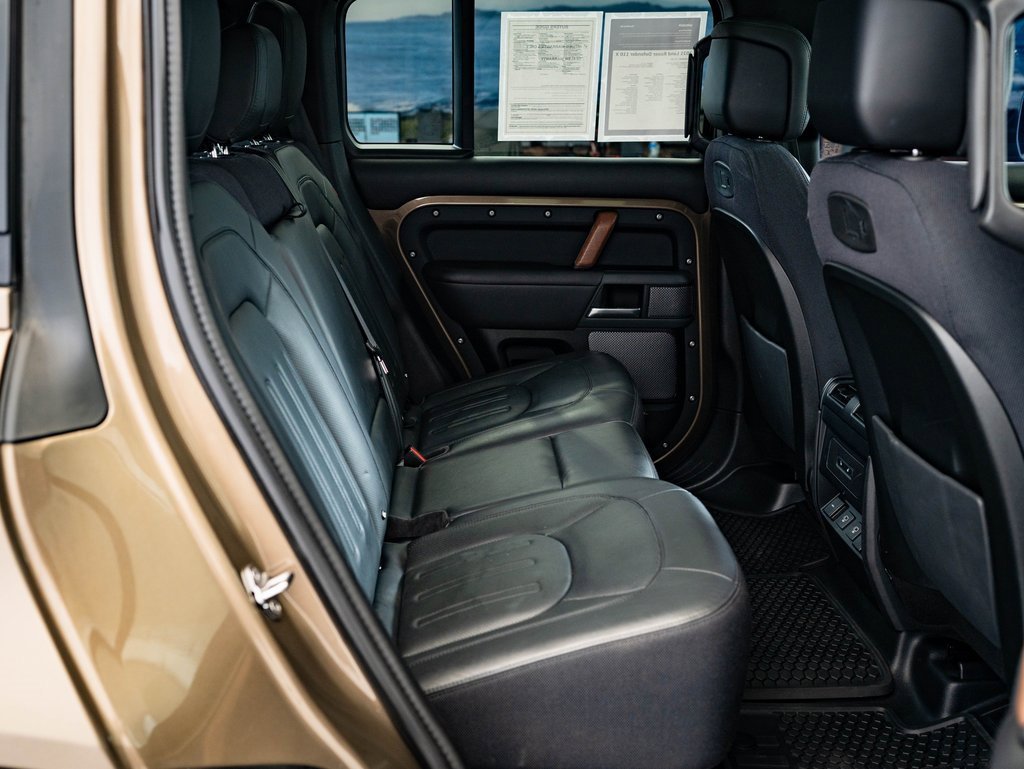 Used 2021 Land Rover Defender 110 X image 36