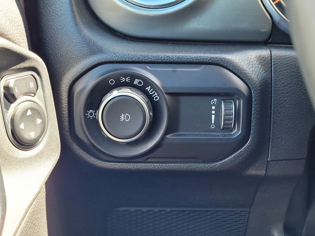 Used 2023 Jeep Wrangler Sahara image 25