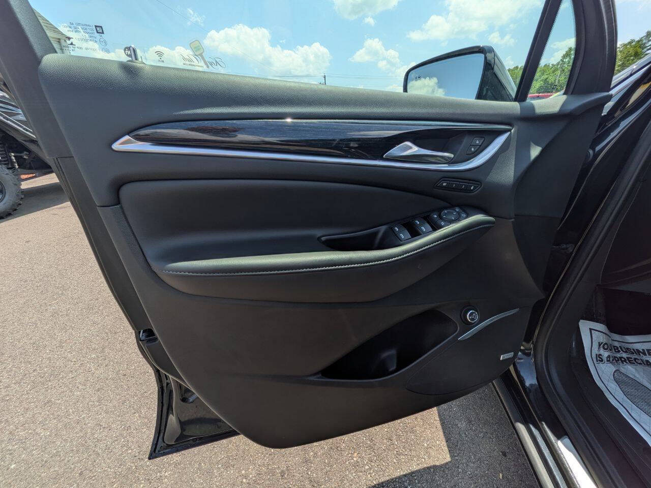 Used 2020 Buick Enclave Avenir w/ Avenir Technology Package AWD/4WD image 16