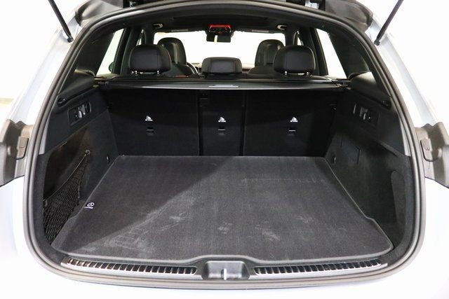 Used 2025 Mercedes-Benz GLC 43 AMG 4MATIC w/ Driver Assistance Package image 32