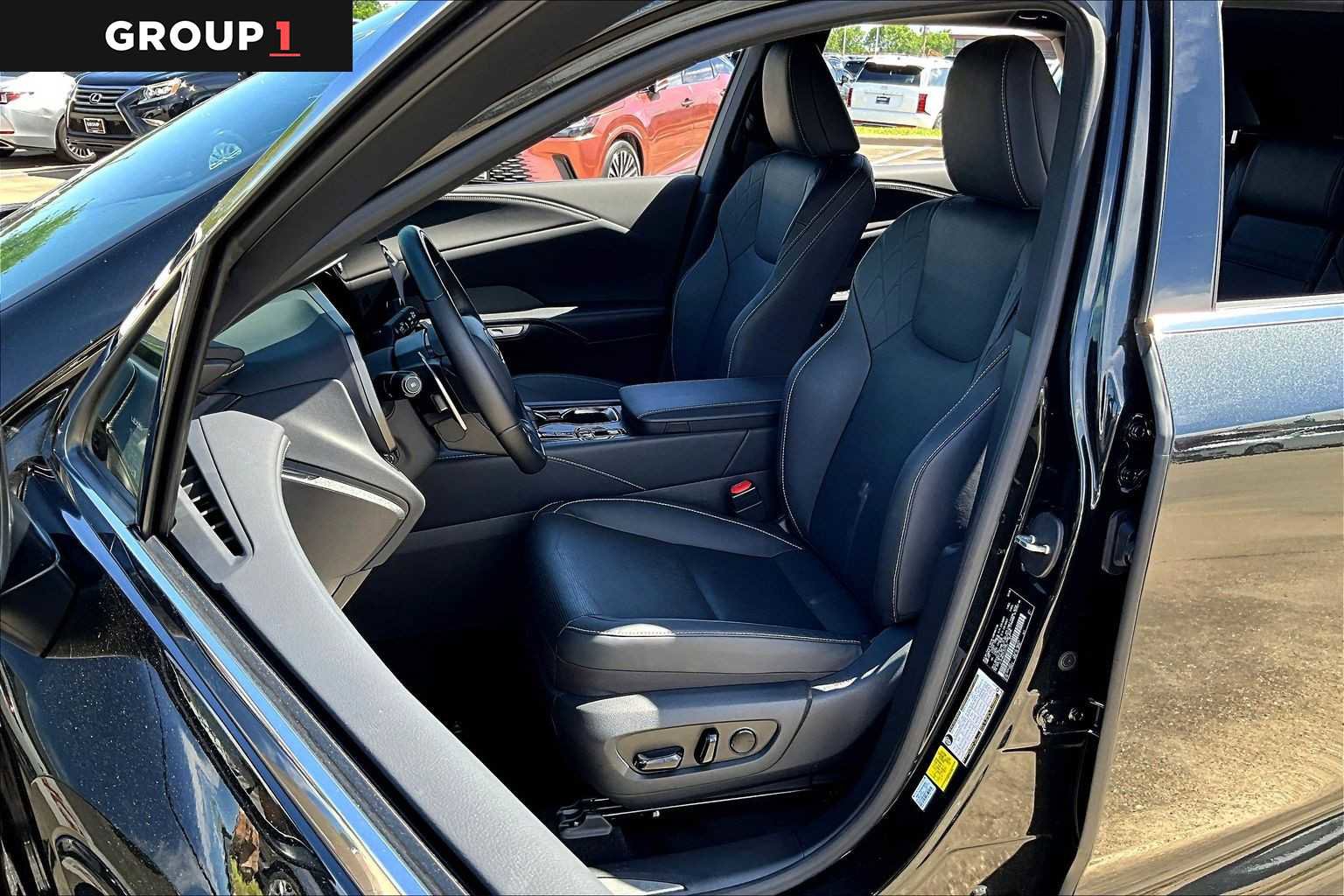 Used 2025 Lexus RX 350 Premium Plus w/ Accessory Package (Z1) image 7