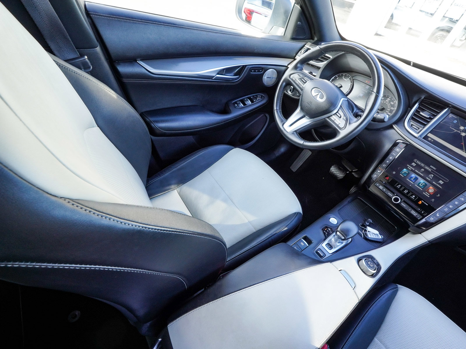 Used 2023 INFINITI QX55 Essential image 39