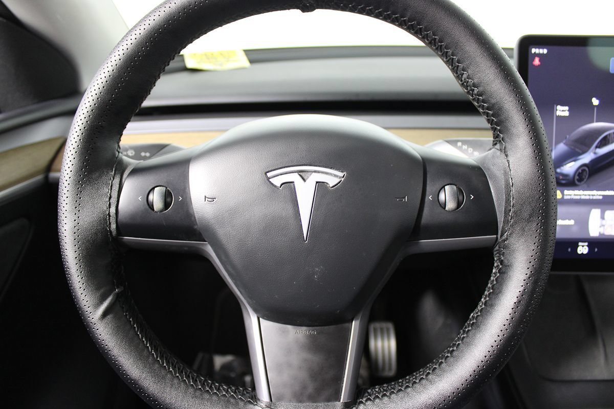 Used 2024 Tesla Model Y Performance AWD/4WD image 17