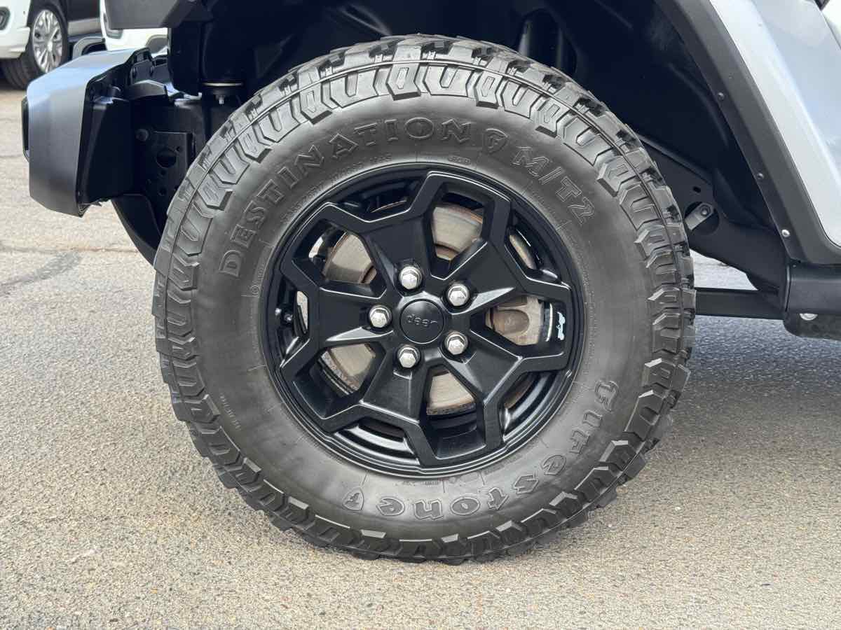 Used 2021 Jeep Gladiator Sport AWD/4WD image 9