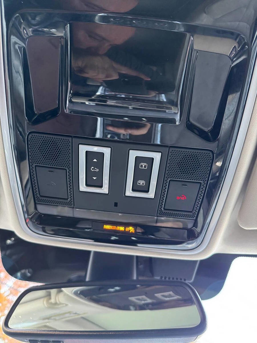 Used 2016 Land Rover Range Rover Sport HSE image 44