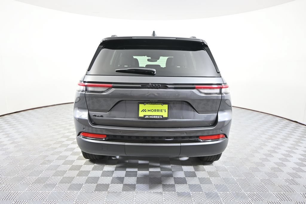 Used 2023 Jeep Grand Cherokee Altitude AWD/4WD image 5