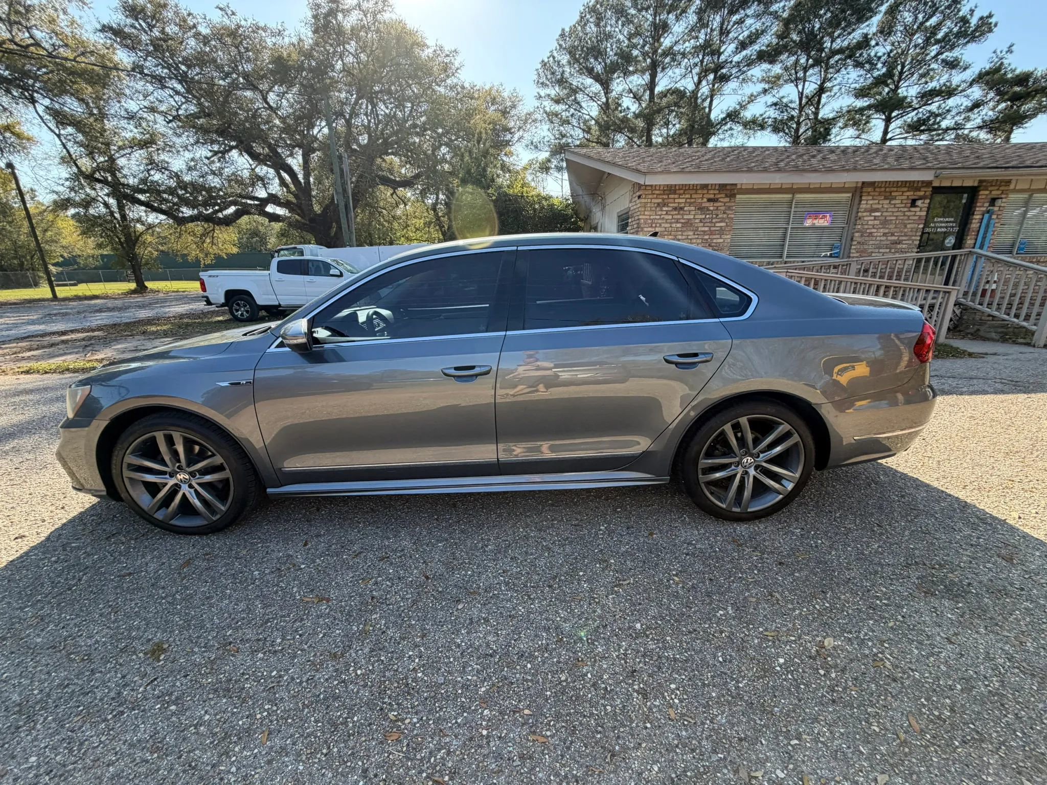 Used 2017 Volkswagen Passat 1.8T R-Line image 8