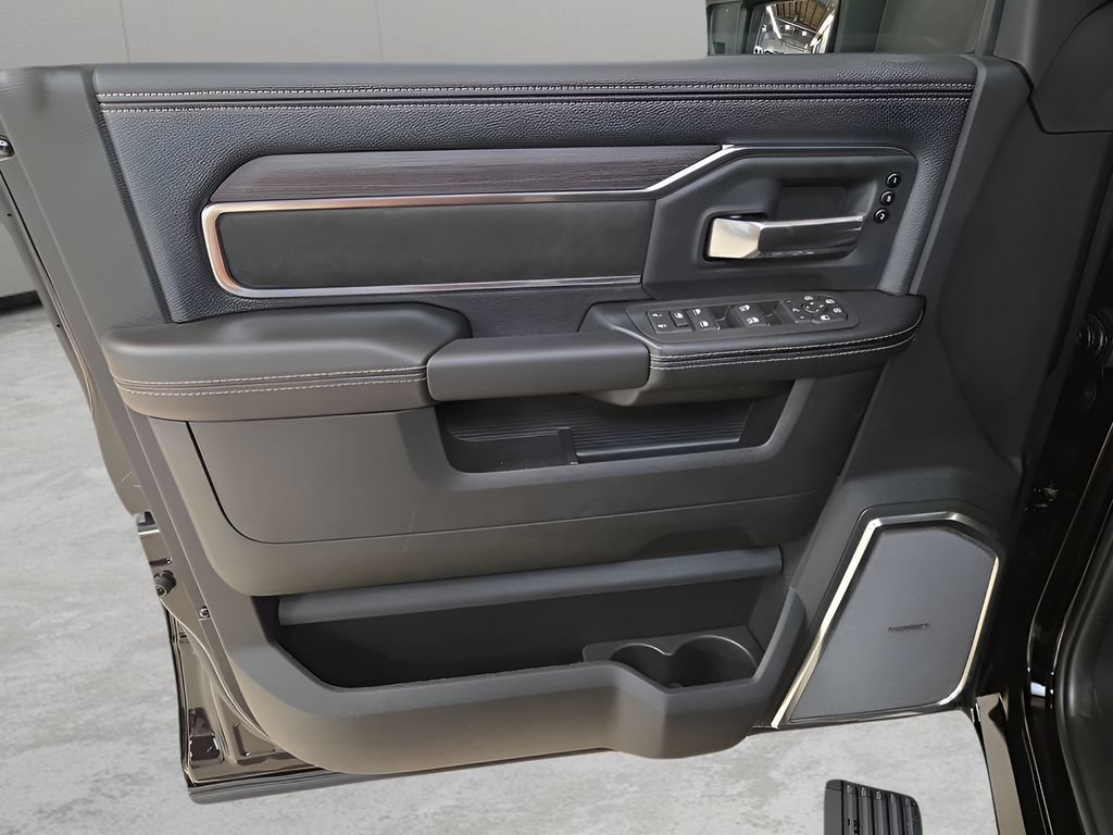 New 2026 RAM 2500 Laramie AWD/4WD image 23