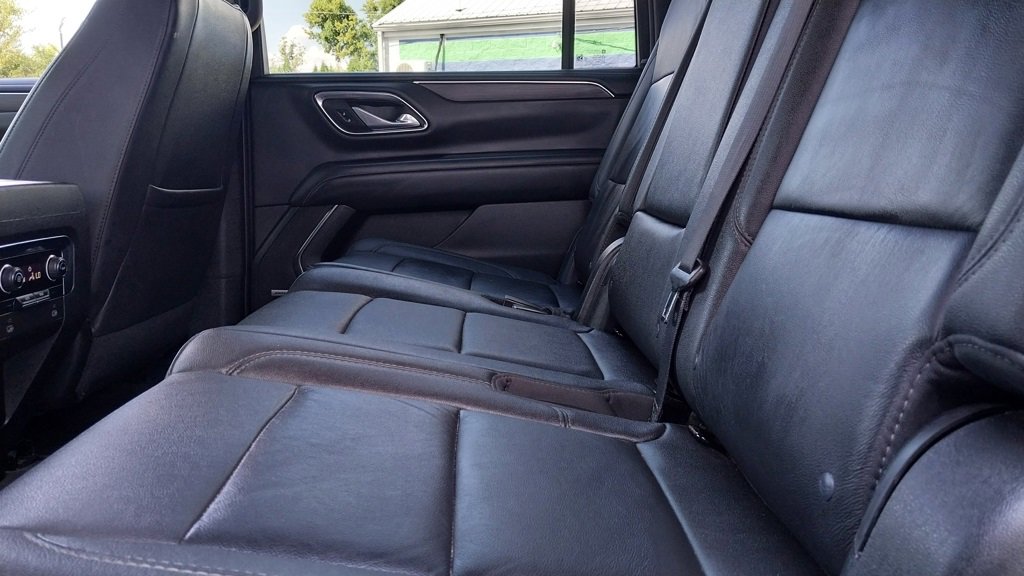 Used 2023 Chevrolet Suburban LT image 16
