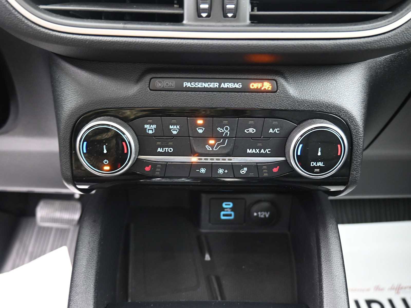 Used 2022 Ford Escape SEL w/ Technology Package image 9