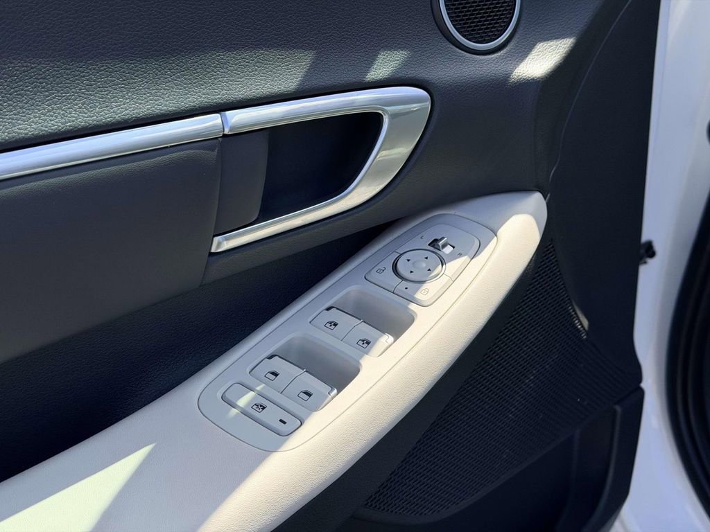 Used 2023 Hyundai Sonata SEL w/ Cargo Package FWD image 16