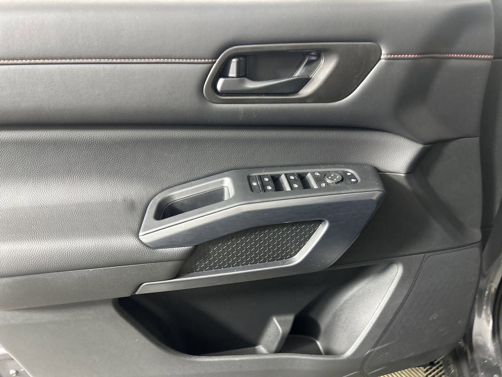 New 2025 Nissan Pathfinder Rock Creek AWD/4WD image 28
