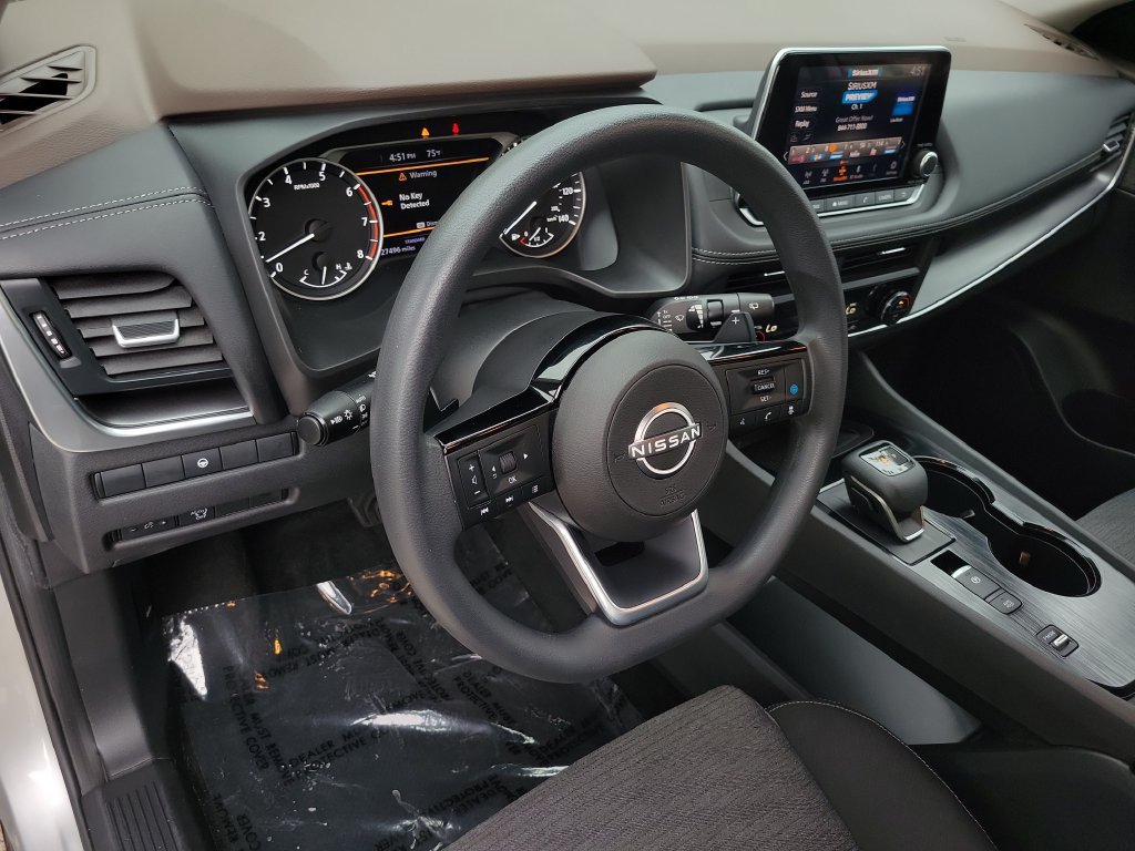 Certified 2023 Nissan Rogue SV FWD image 17