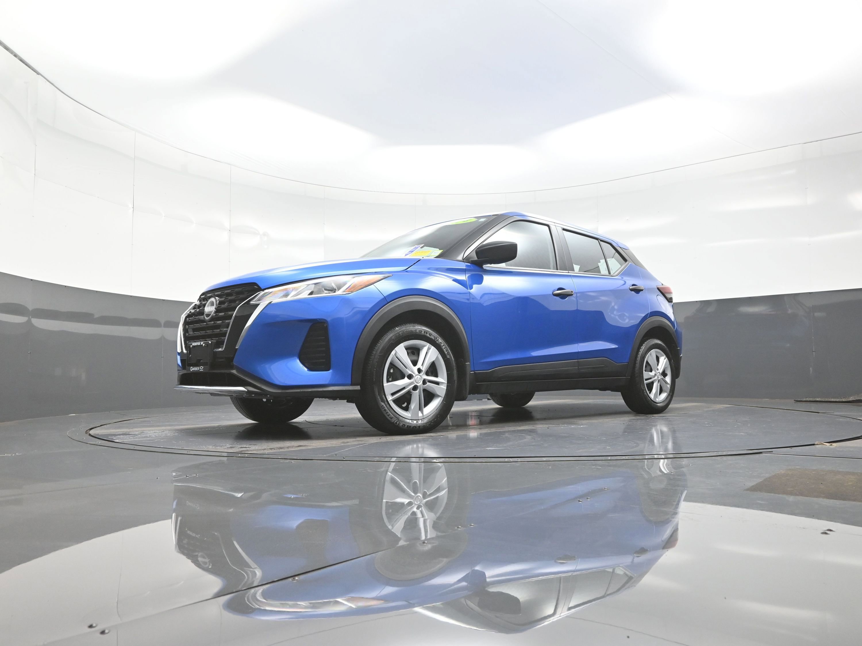 Used 2024 Nissan Kicks S w/ Interior Electronics Package image 11