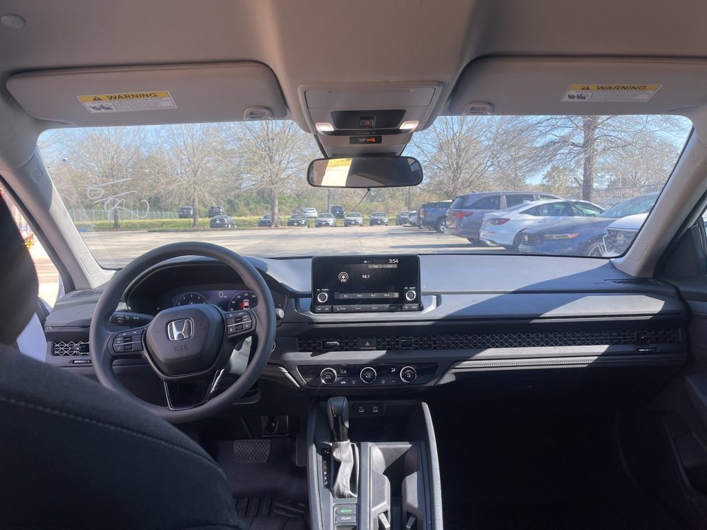 Used 2025 Honda Accord LX image 11