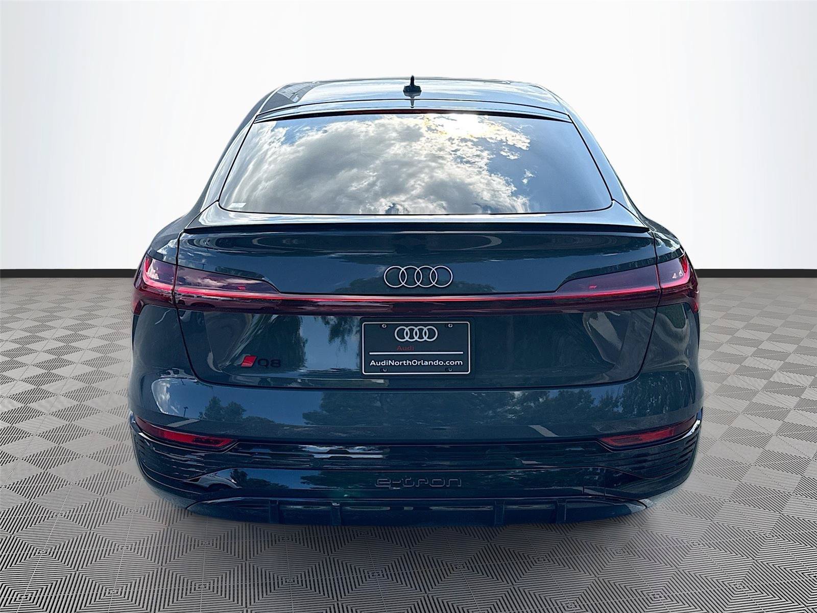 Used 2024 Audi Q8 e-tron Premium Plus w/ Premium Plus Package AWD/4WD image 6