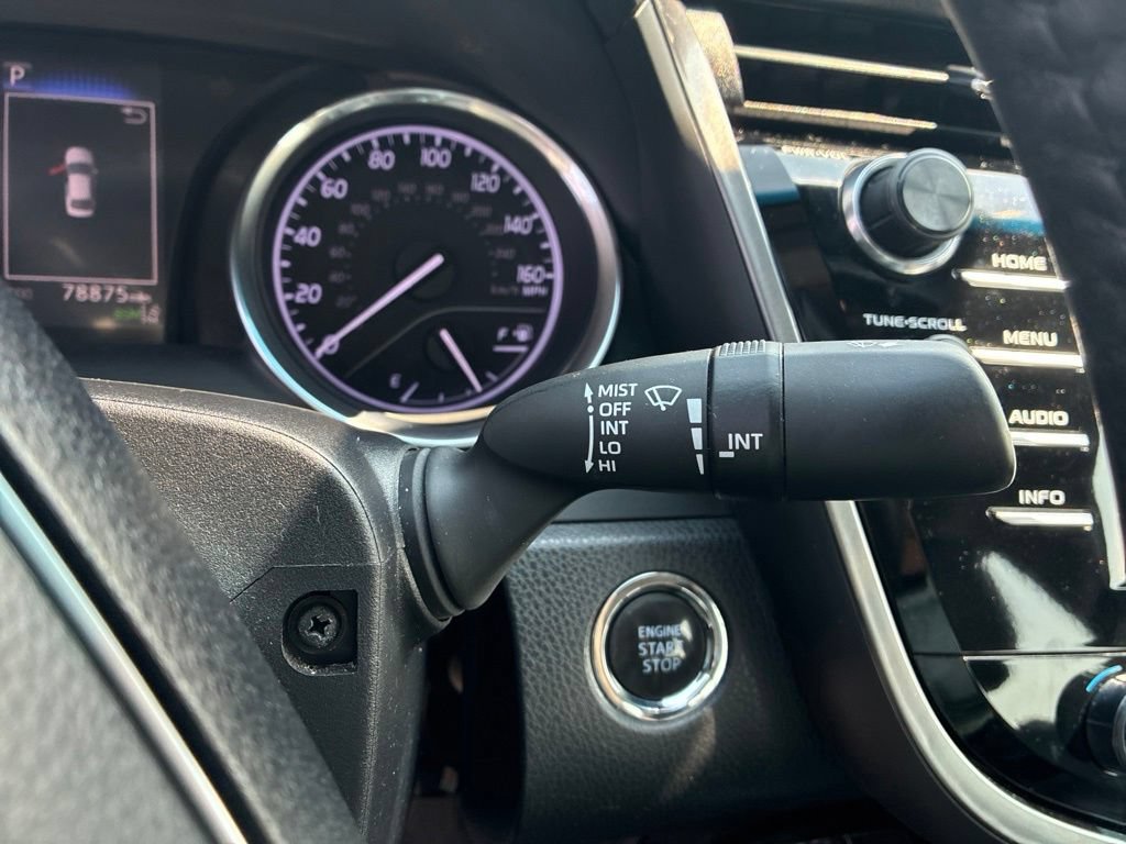 Used 2018 Toyota Camry SE w/ Moonroof Package FWD image 34