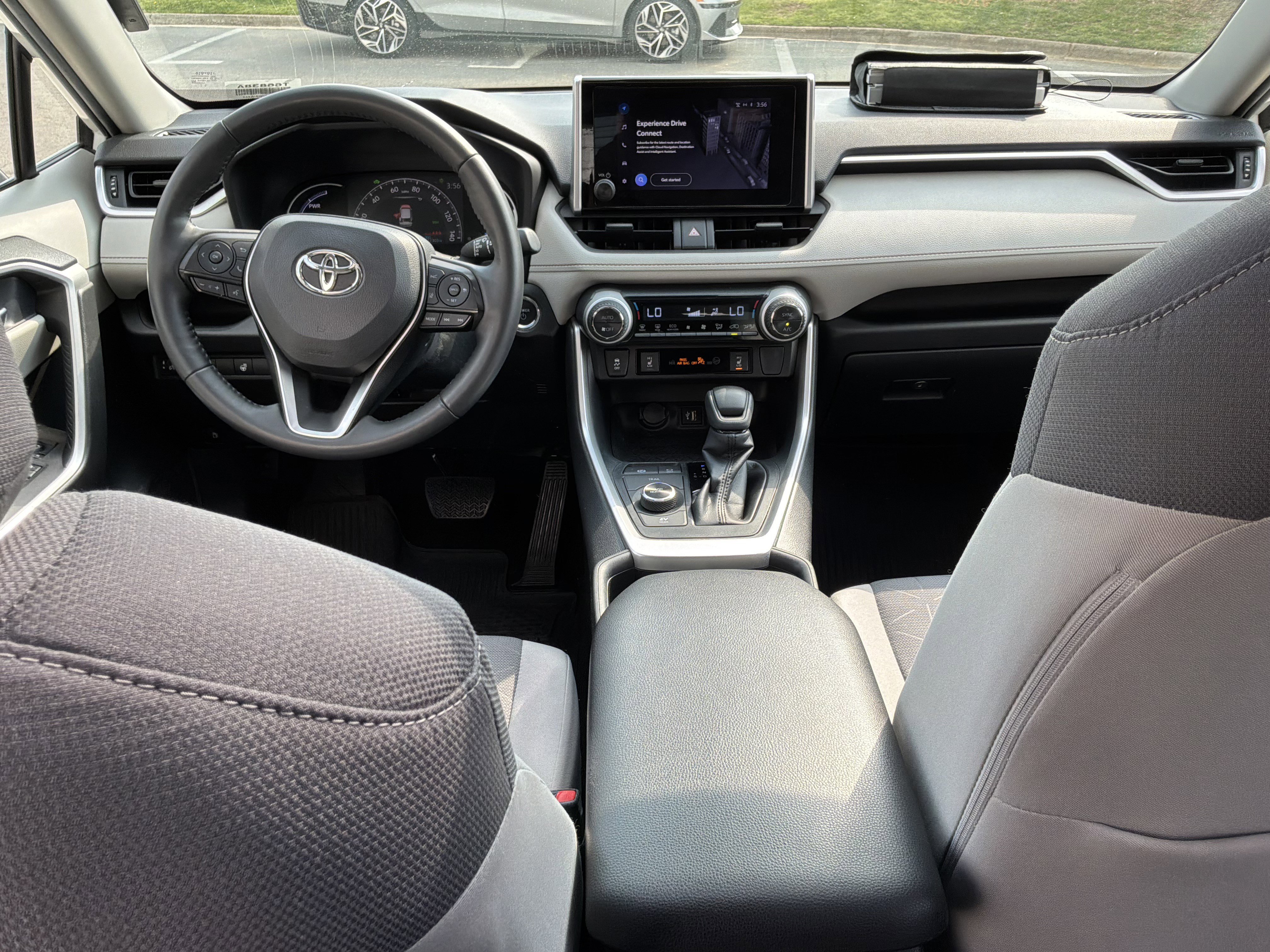 Used 2023 Toyota RAV4 XLE w/ Convenience Package image 31