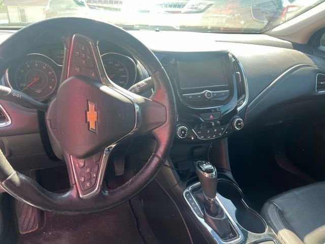 Used 2018 Chevrolet Cruze Premier FWD image 6