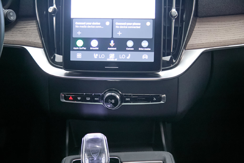New 2026 Volvo XC90 B6 Plus w/ Protection Package AWD/4WD image 30