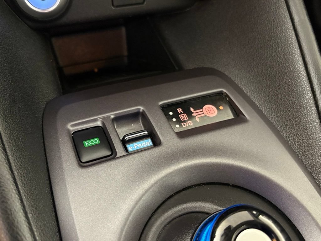 Used 2025 Nissan Leaf S FWD image 32