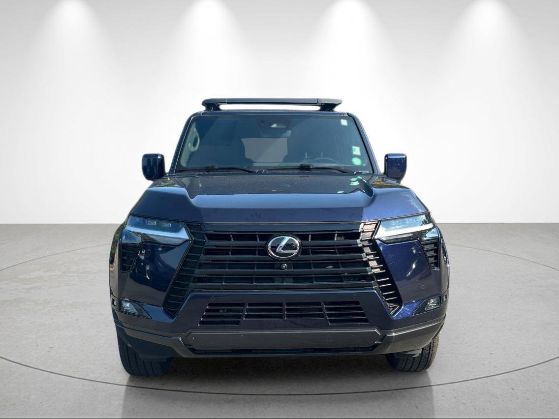 Used 2024 Lexus GX 550 w/ Accessory Package (31) AWD/4WD image 8