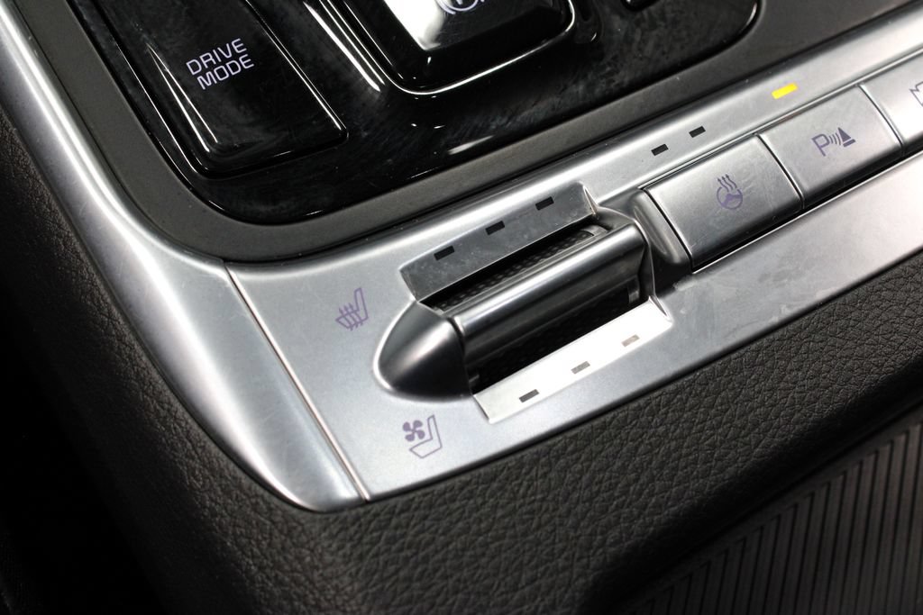 Used 2025 Kia Carnival SX Prestige FWD image 5