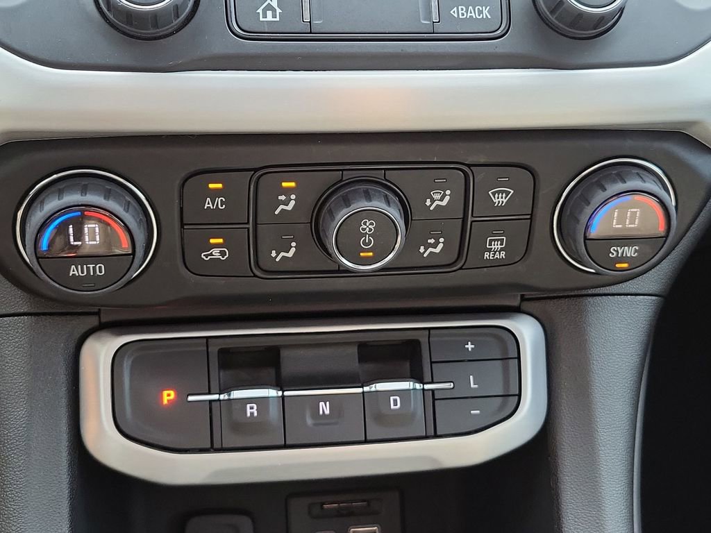 Used 2022 GMC Acadia SLT w/ Elevation Edition image 16