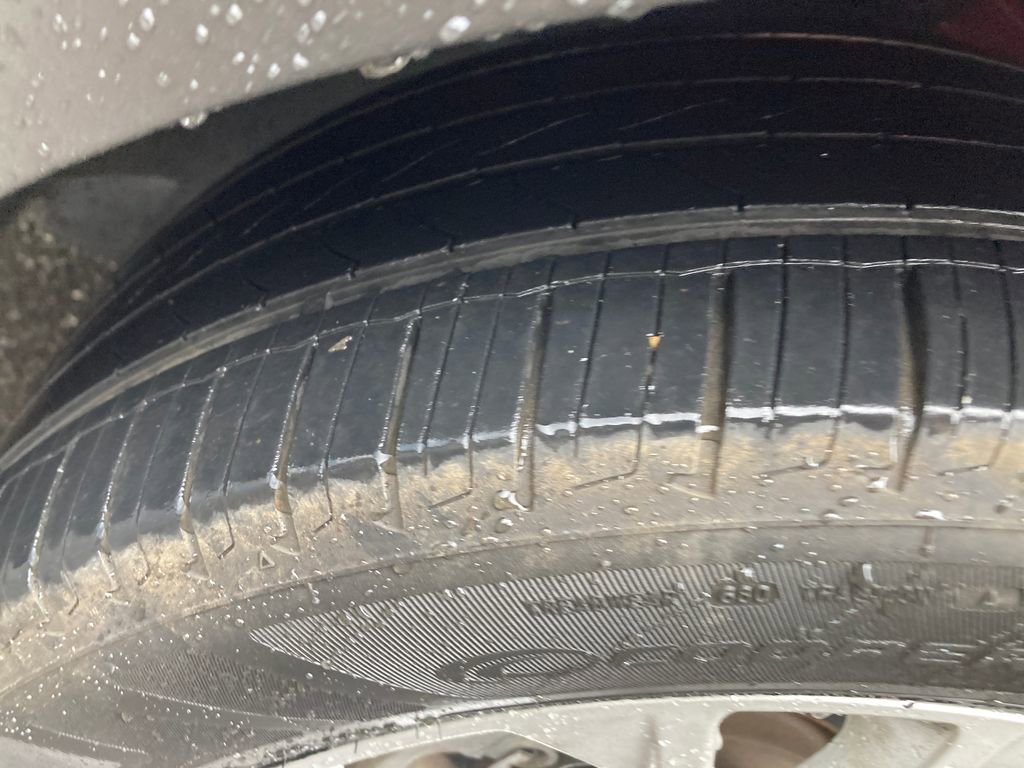 Used 2017 Ford Escape SE w/ SE Leather Comfort Package image 32