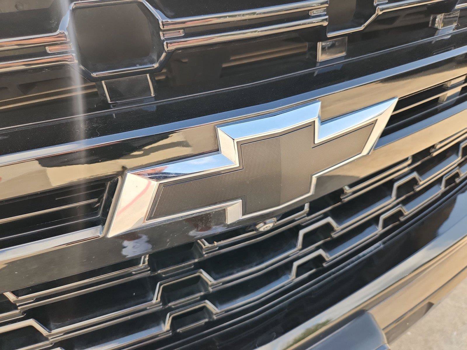 Used 2023 Chevrolet Suburban Z71 w/ Luxury Package AWD/4WD image 32