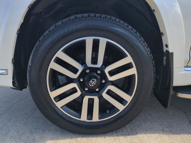 Used 2018 Toyota 4Runner Limited AWD/4WD image 23