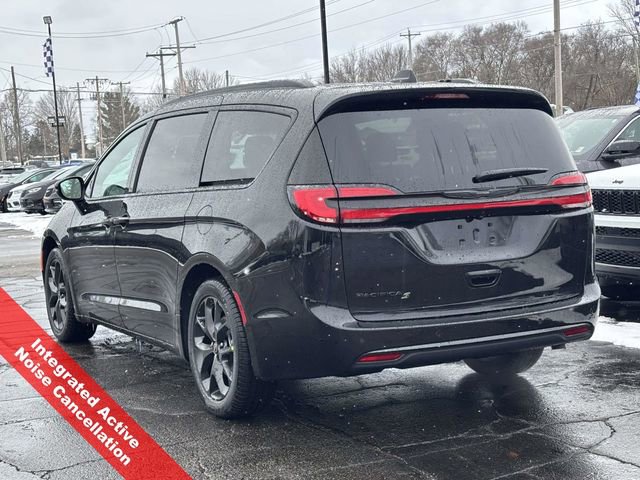 New 2026 Chrysler Pacifica Select image 15