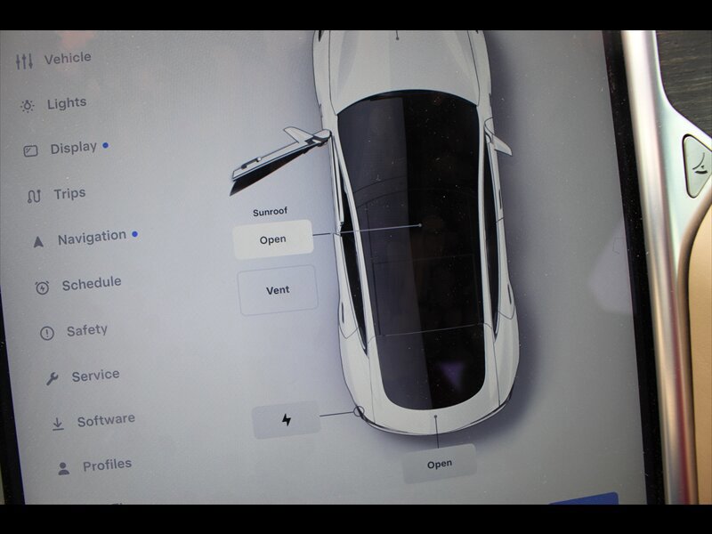 Used 2015 Tesla Model S 85D AWD/4WD image 28