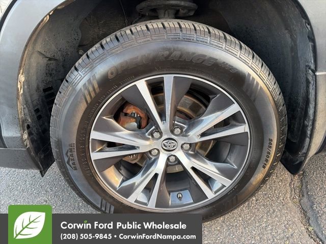 Used 2016 Toyota Highlander XLE image 9