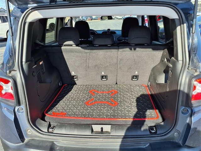 Used 2023 Jeep Renegade Latitude image 10