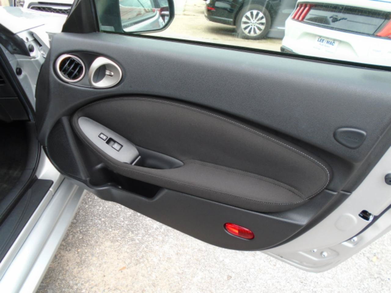 Used 2013 Nissan 370Z Roadster RWD image 10