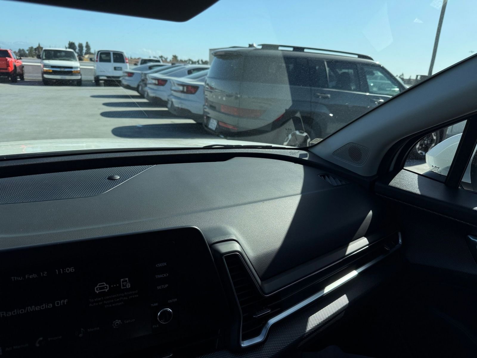 Used 2025 Kia Sportage LX image 34