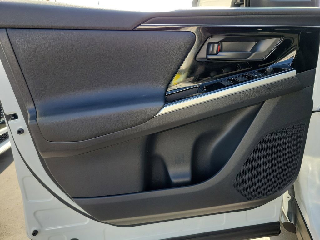 Used 2024 Toyota bZ4X XLE w/ Weather Package image 25