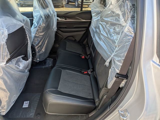 New 2026 Jeep Grand Cherokee Laredo AWD/4WD image 13