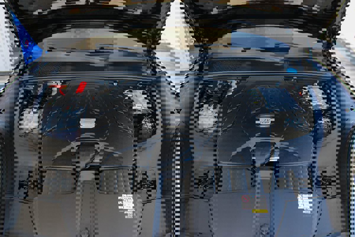 Used 2023 Porsche Cayenne Platinum Edition image 11