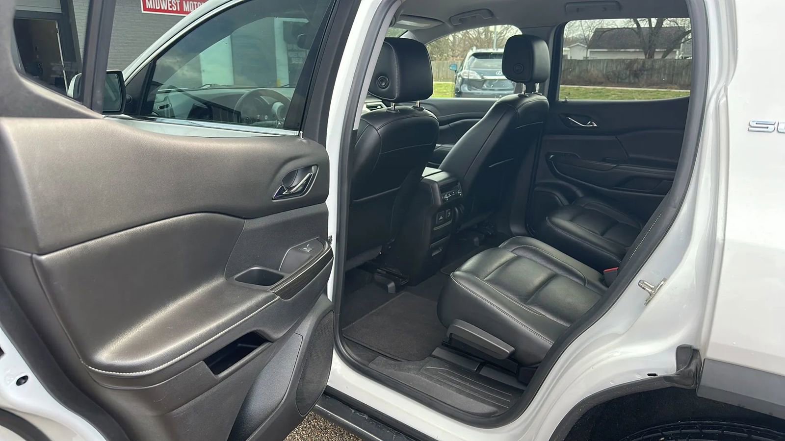 Used 2019 GMC Acadia SLT image 13