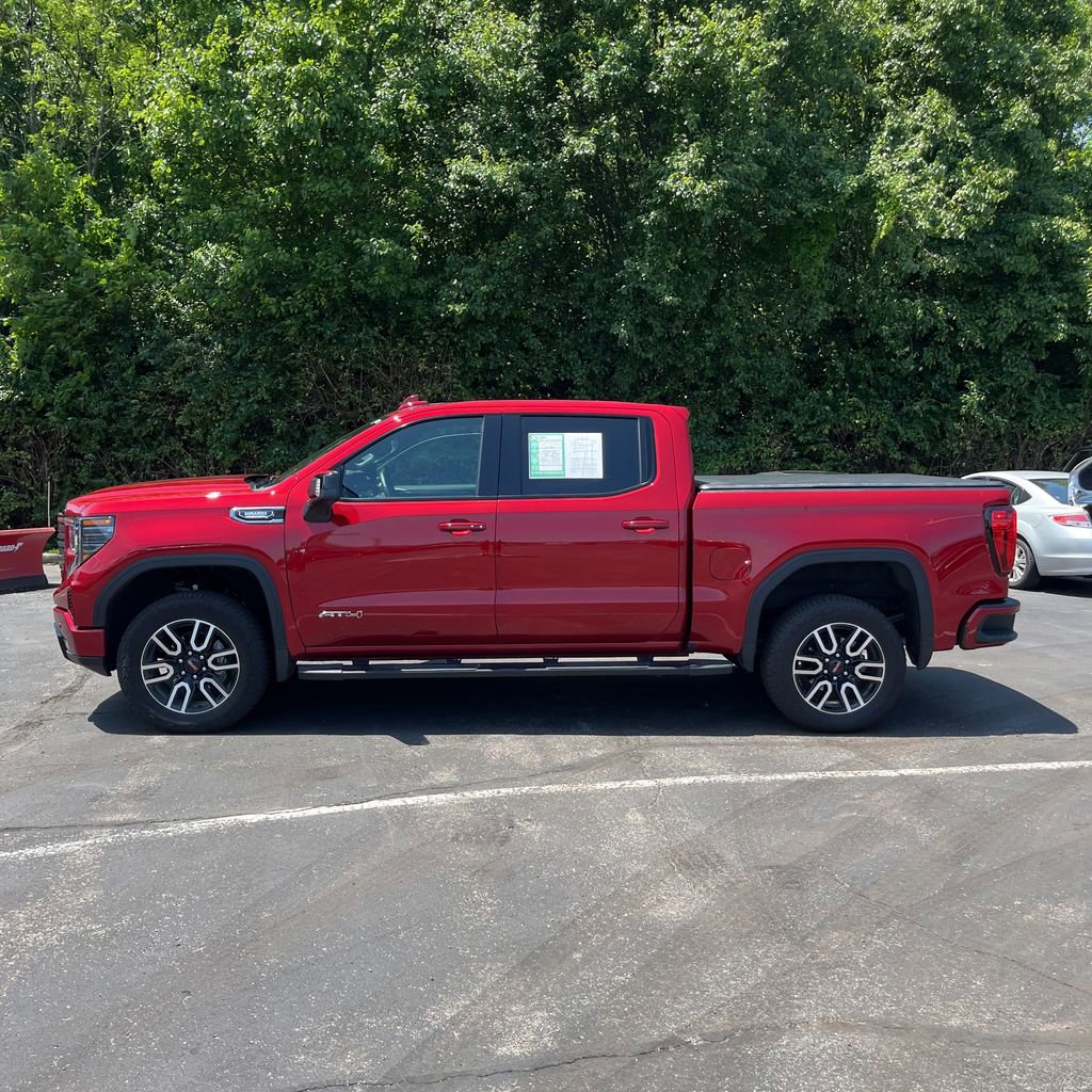 Used 2025 GMC Sierra 1500 AT4 w/ AT4 Premium Package AWD/4WD image 6